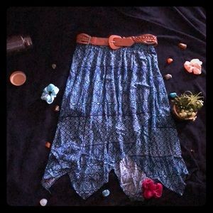 BLUE PATTERNED SKIRT WITH BELT